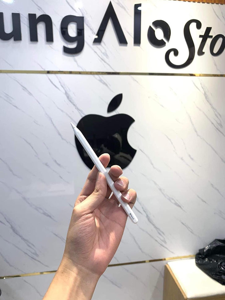 Cửa hàng điện thoại iPhone NhungAloStore chuyên các mặt hàng Apple